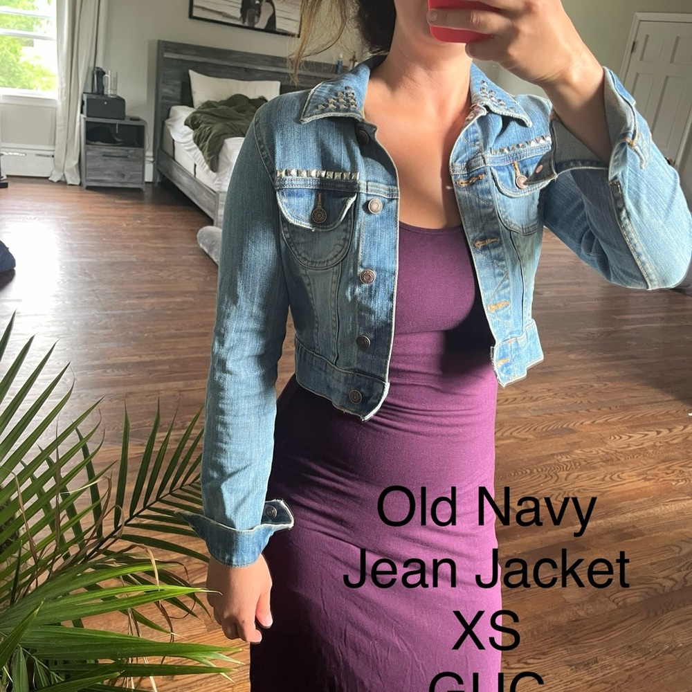 Cropped  jean jacket with studs